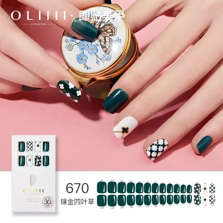 适合黄皮学生党做的新年美甲,粉色猪猪透色美甲