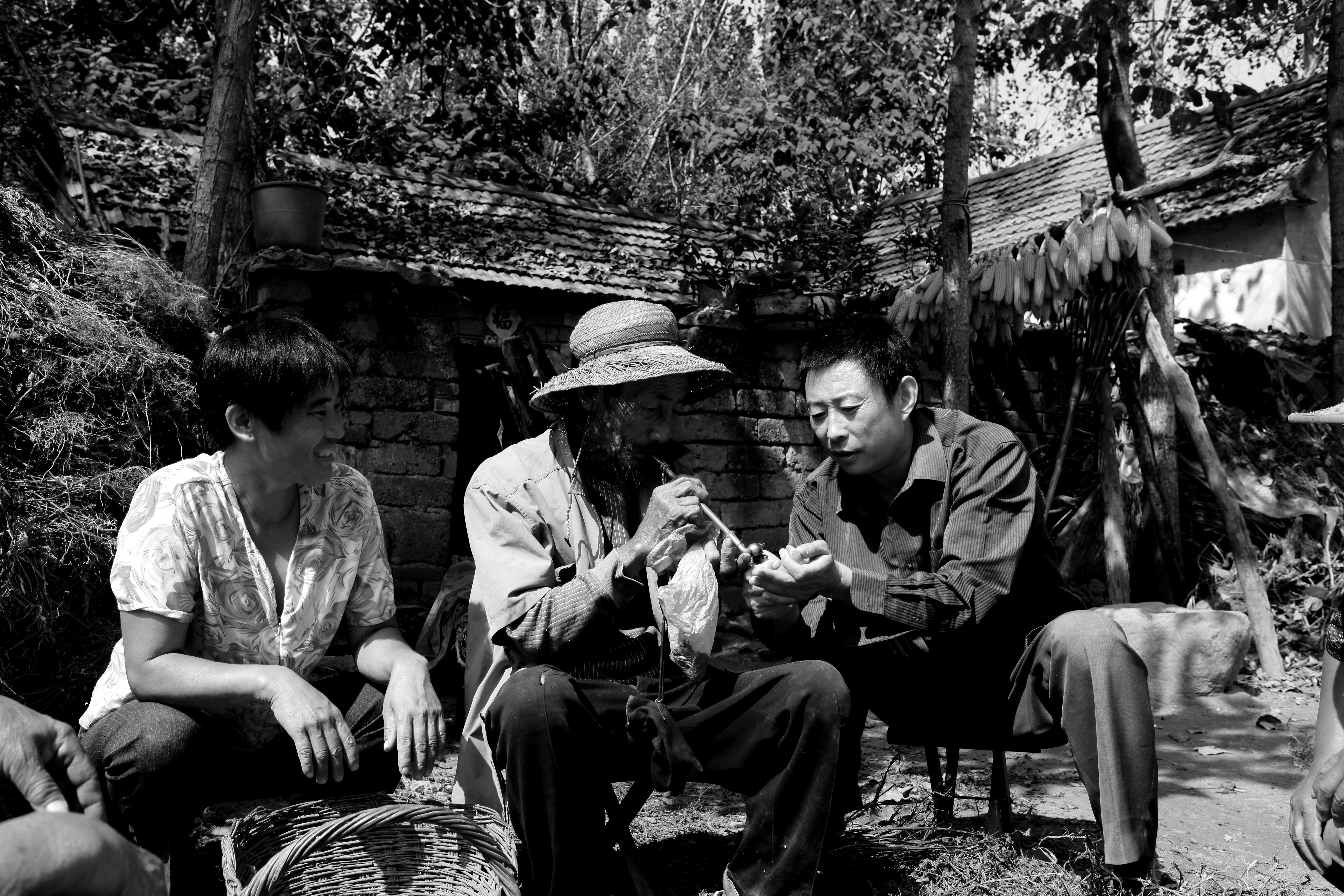 210米的地下轰隆几声闷响,一条水龙从井口呼啸而出!