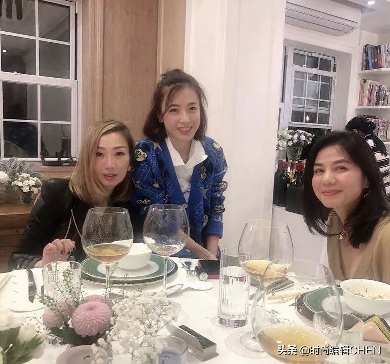 刘銮雄娇妻甘比做义工,刘銮雄携娇妻恩爱亮相