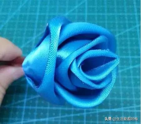 什么纸花送给老师做教师节礼物呢,教师节送给老师一束花手工礼物