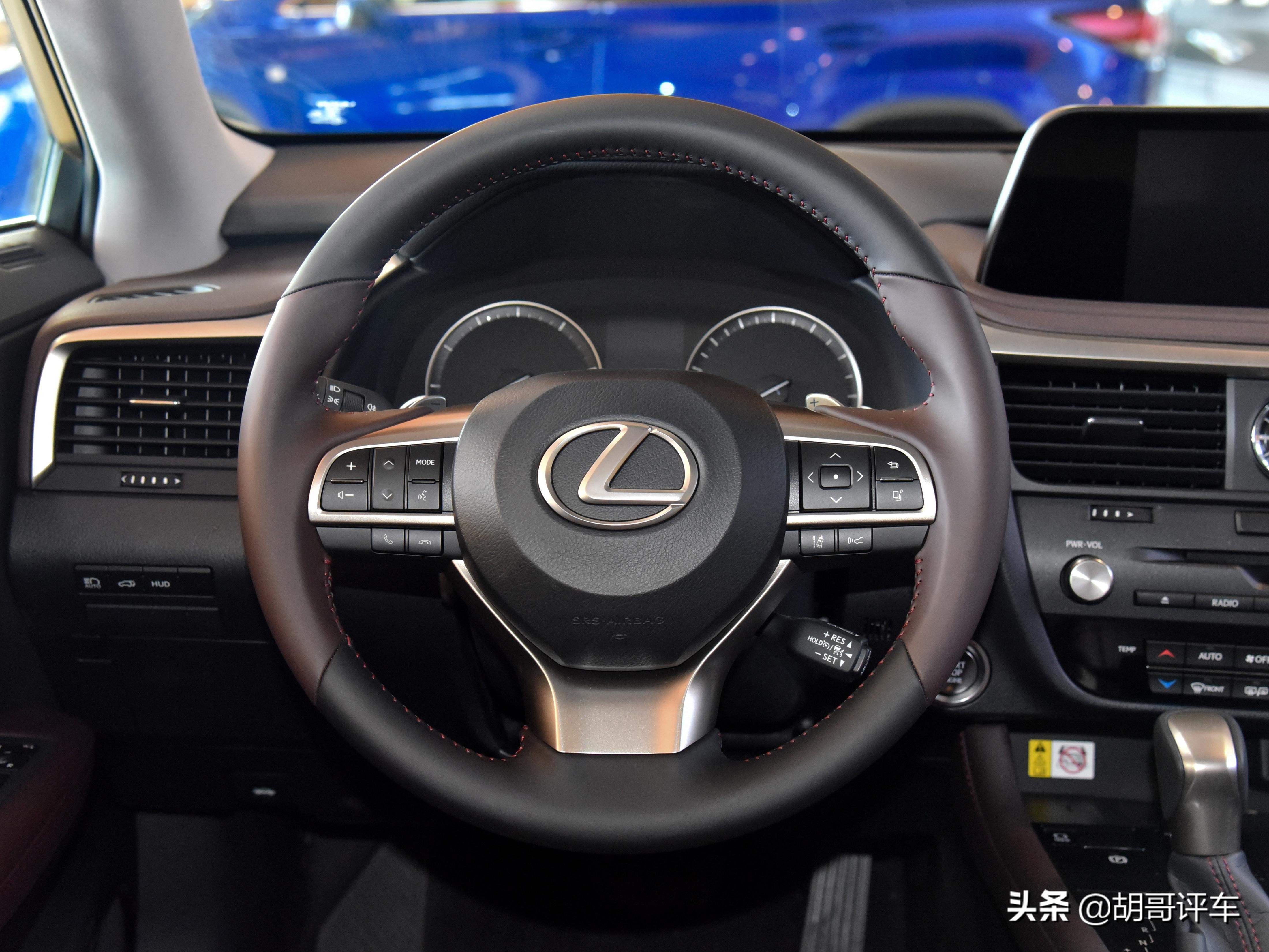 全新雷克萨斯rx海外实拍图曝光,雷克萨斯2023款rx350h和rx500h对比