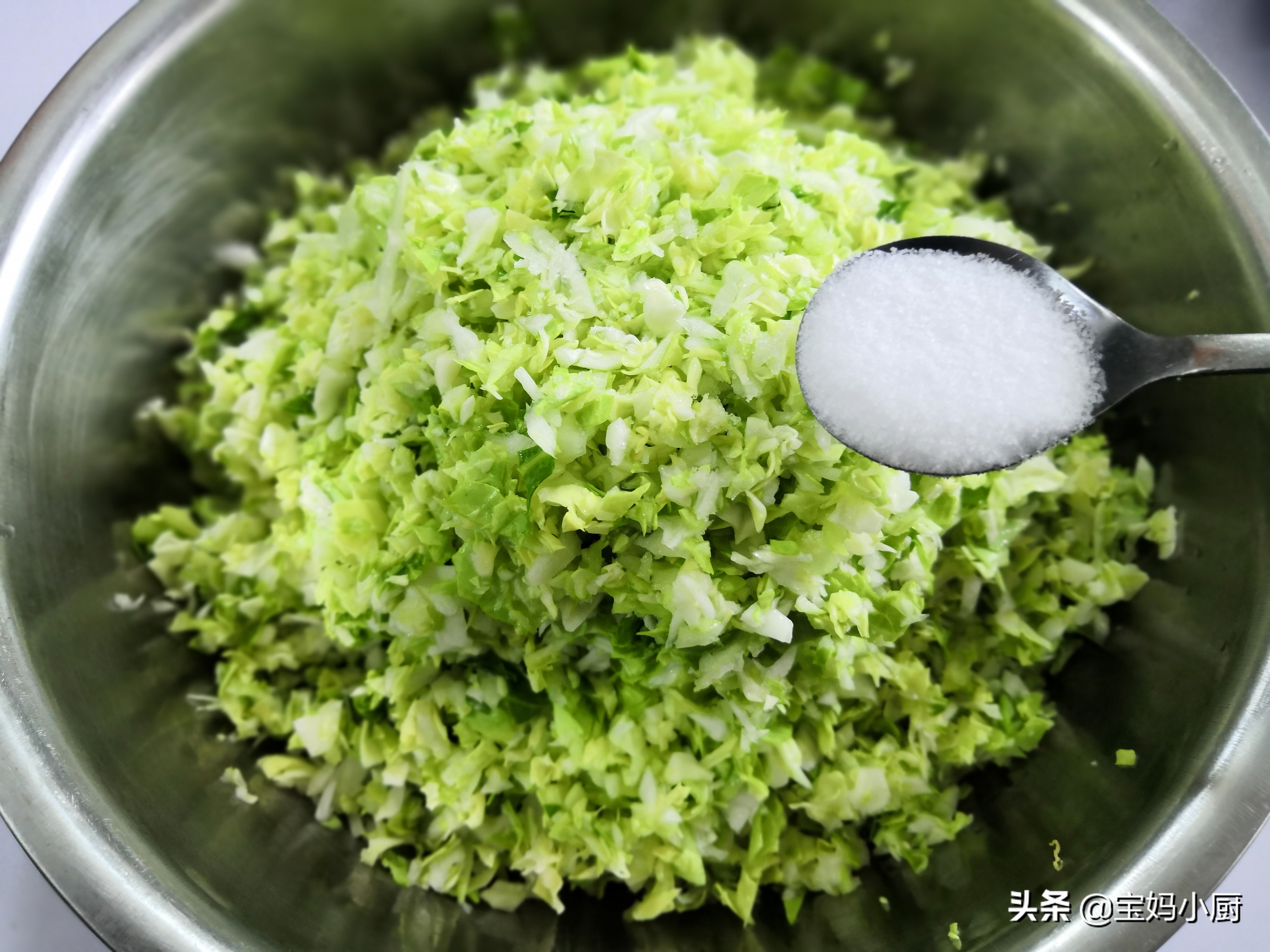 包子馅咋调好吃？老妈用了几十年的调馅法，放啥菜都香，一次成功