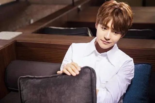 马天宇是他儿子，他赌博酗酒妻子自杀，儿子不怪他还让他回归家庭