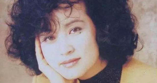 四婚三离、58岁嫁富豪！坐牢422天、身家亿万！传奇女人