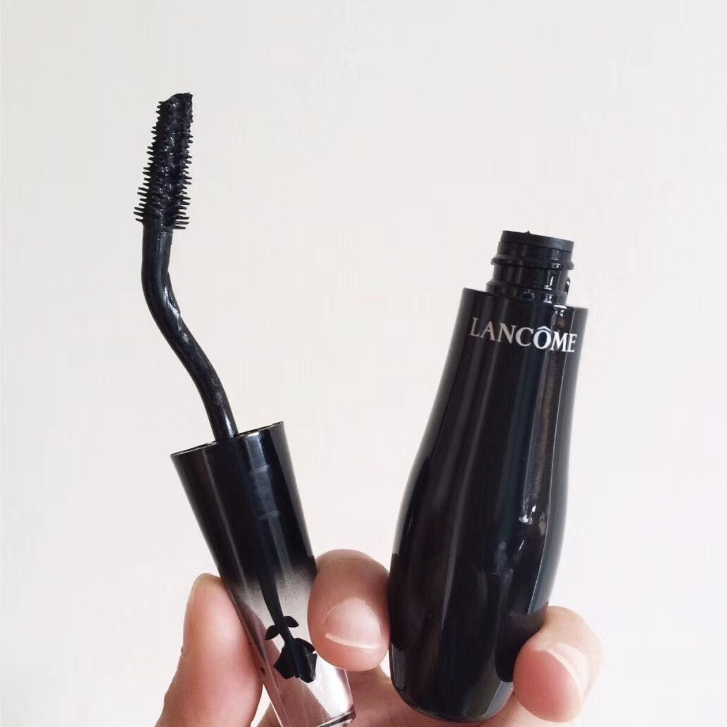 赫莲娜睫毛膏和兰蔻天鹅颈哪个好,兰蔻广角羽扇防晕染天鹅颈睫毛膏