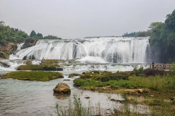 黄果树荔波小七孔苗寨镇远两日游,千户苗寨梵净山黄果树三日游