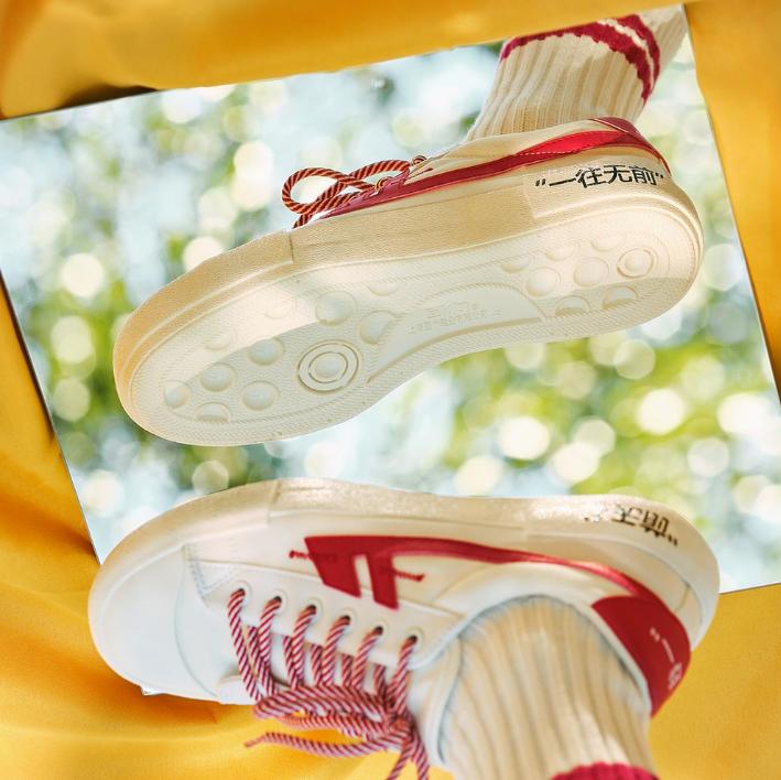 小米有品亲民鞋火到法国，94岁老牌仅79元，网友：名字不简单