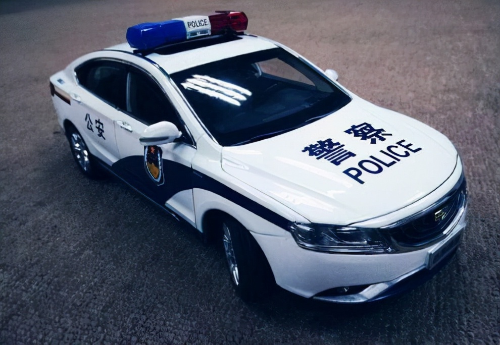 同样是警察,同样是警车为什么美国的警车好看