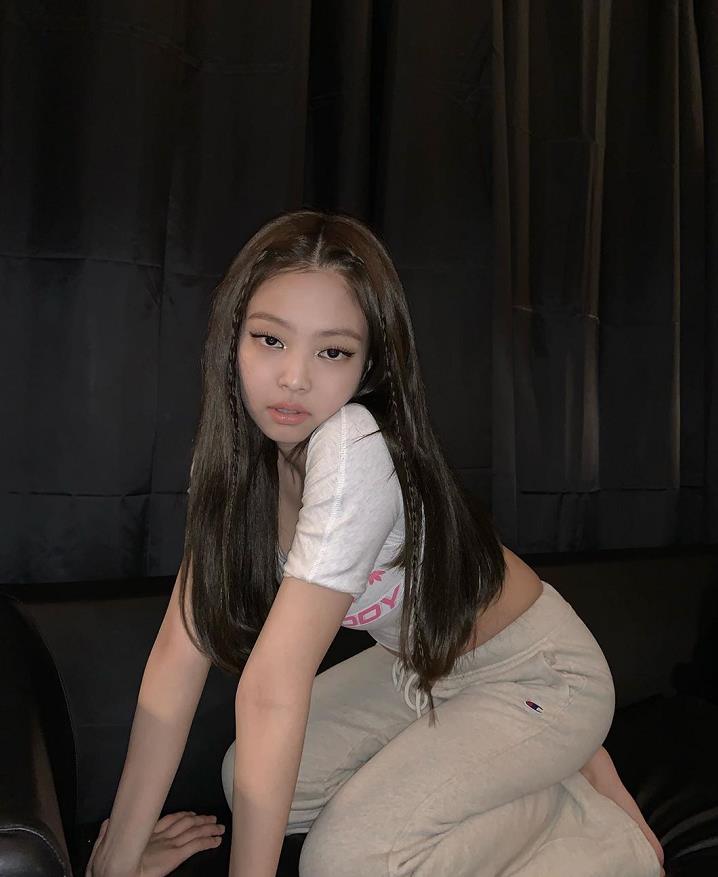 短上衣搭配阔腿裤小姐姐,短上衣高腰阔腿裤