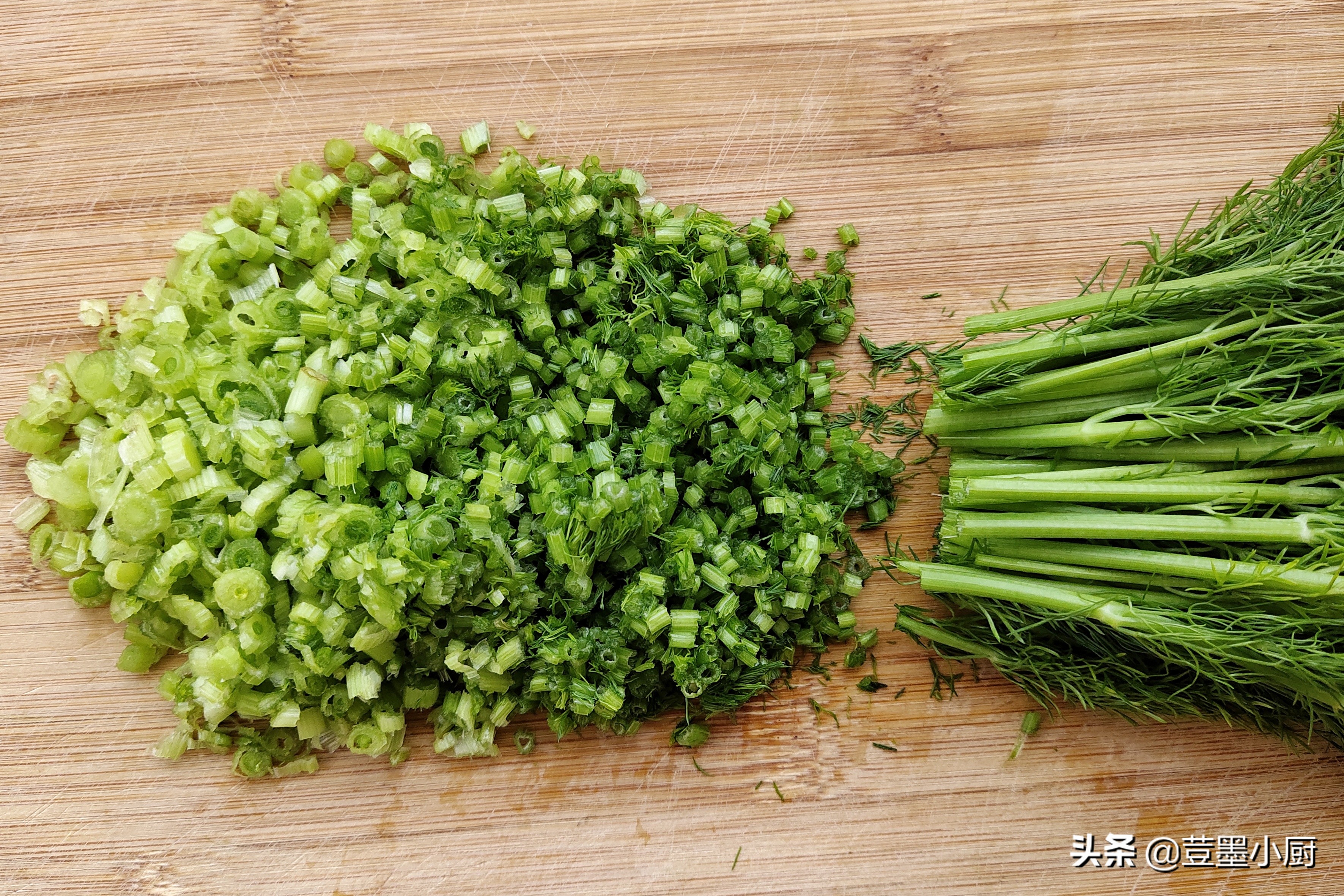 五月吃啥饺子馅最好,春天多吃这素馅饺子