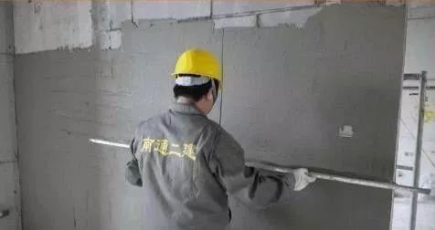 石膏墙面空鼓可以用砂浆补吗,石膏砂浆墙面裂缝怎么修补