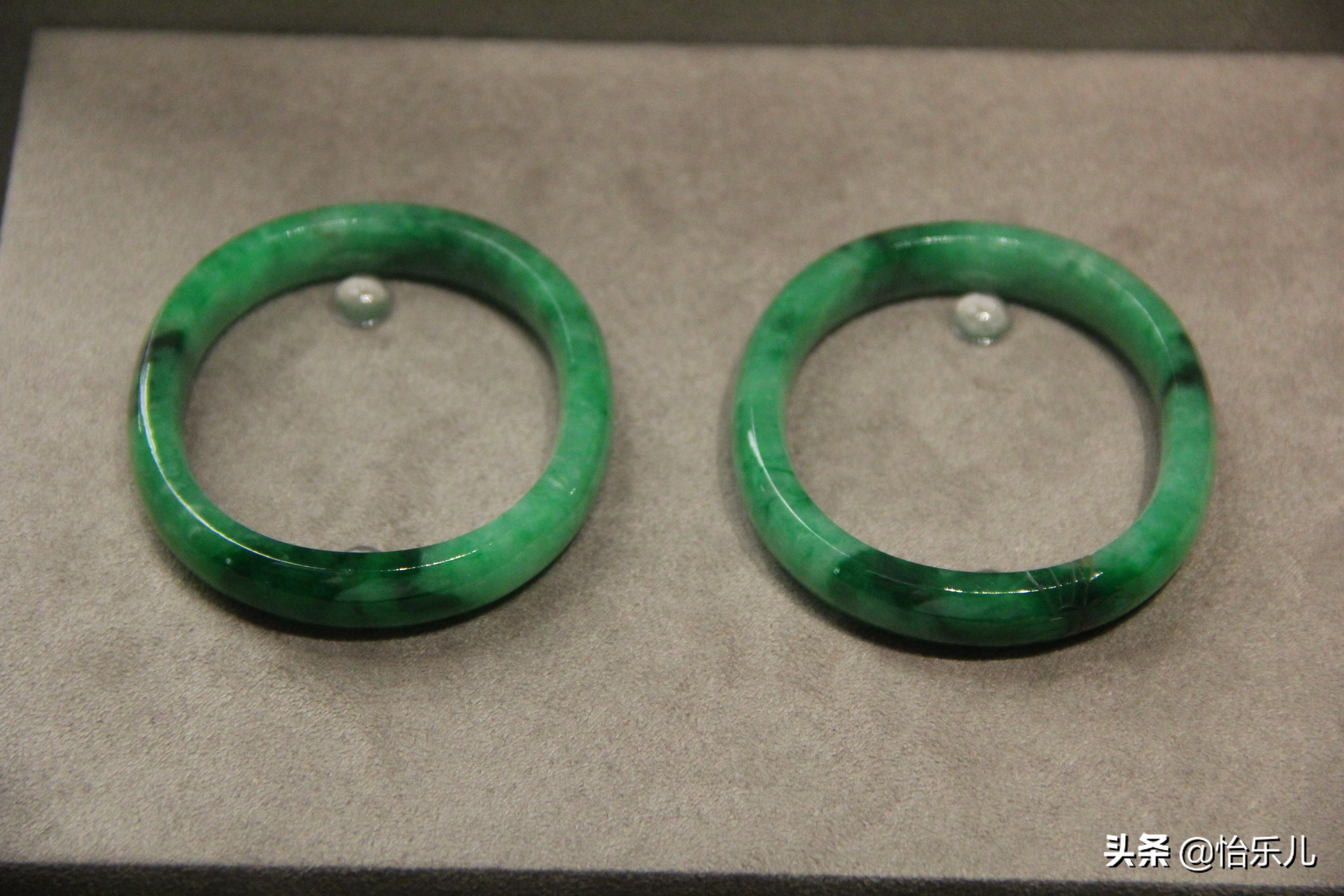 乾隆时期翡翠饰品,乾隆咸鱼翻身