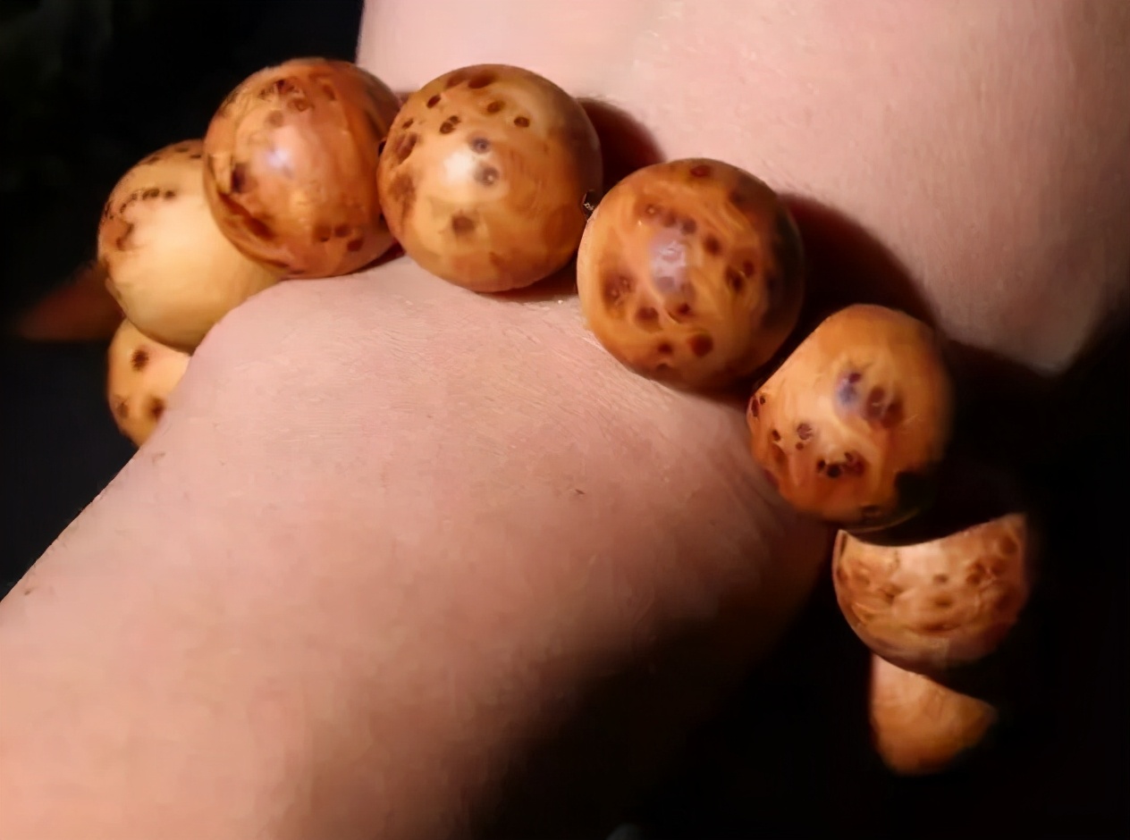 穷戴金，富戴钻，真正有钱玩木串