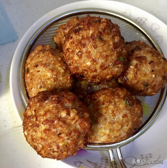 10斤肉馅做红烧狮子头放多少盐,红烧狮子头的经典做法软烂入味