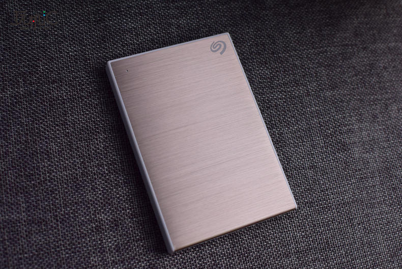 希捷硬盘铭系列和睿翼系列哪个好,希捷铭系列硬盘和睿品系列