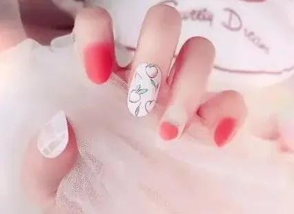 美甲教程适合夏天做的美甲,什么时候做美甲是最合适的