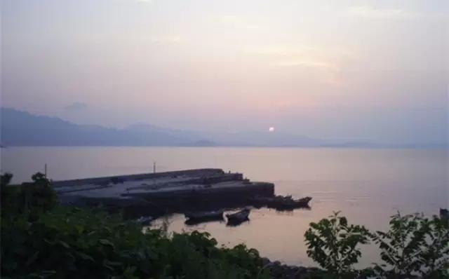 青岛文艺小岛旅游攻略,青岛旅游居住小岛有哪些