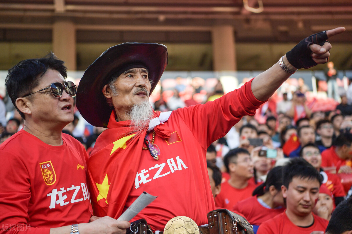 国足罗西个人介绍,72岁老人追随中国队40余年