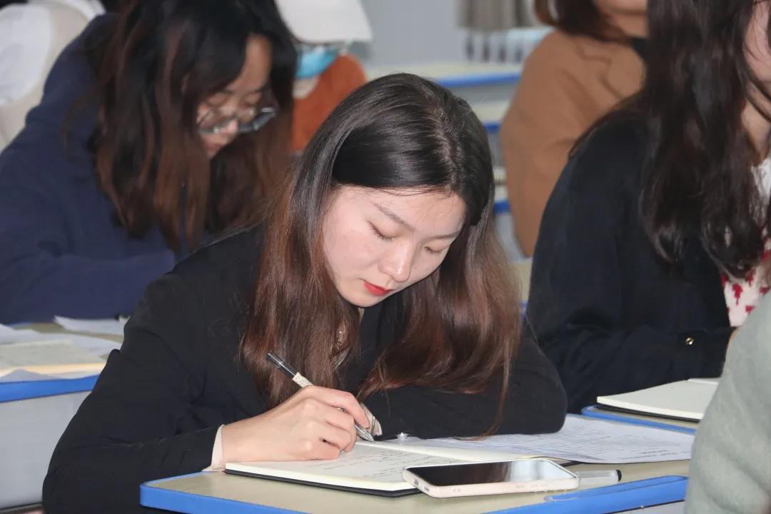 缁垮煄涔嬪０,鍏充簬婵槼甯傜豢鍩庝腑瀛︾殑瑙嗛