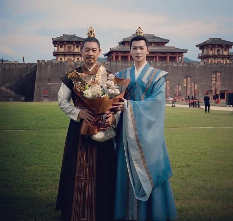 李沁谭松韵认识吗,李现谭松韵李沁的电影