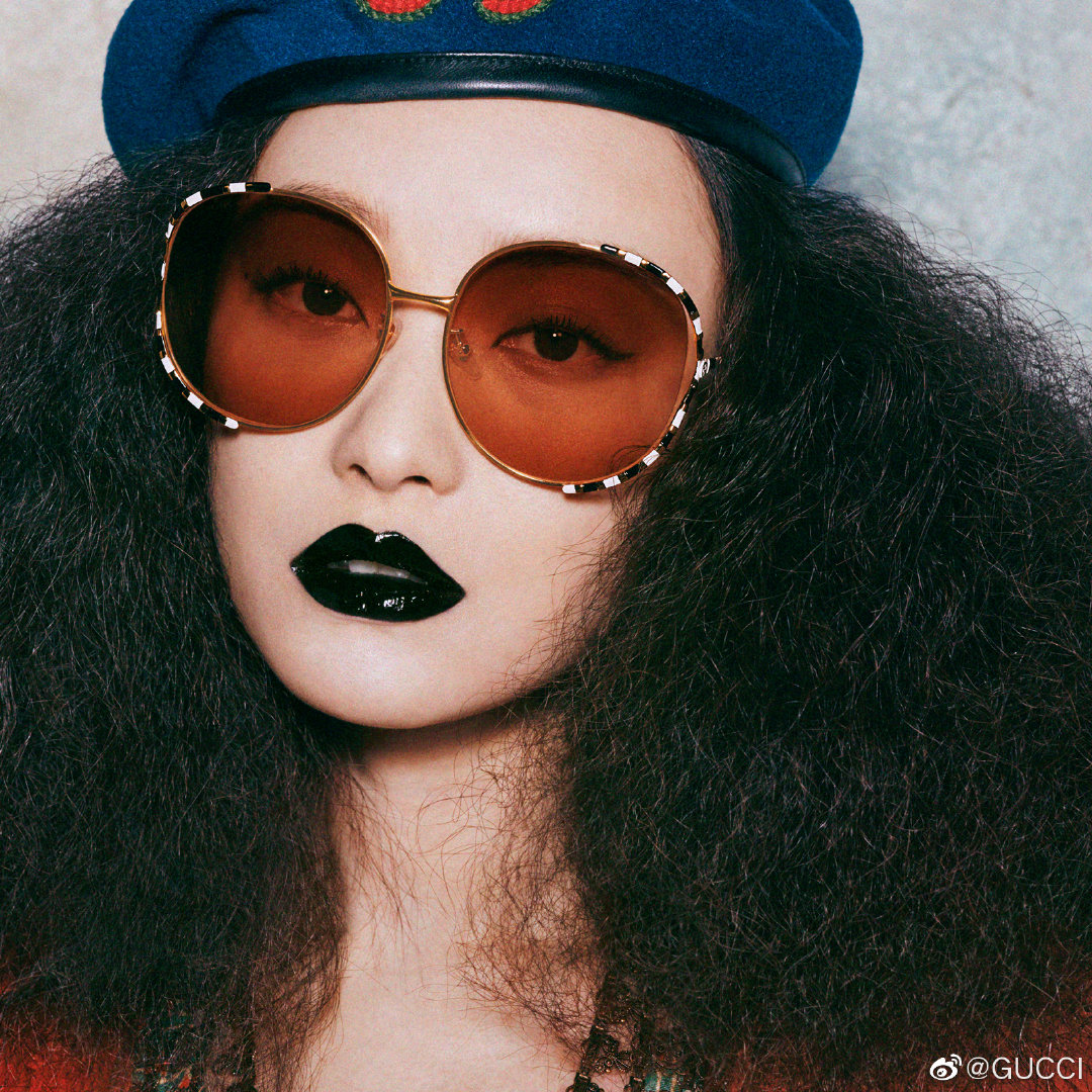 女士涂口红的正确方式,女人涂口红的时候千万不要打扰