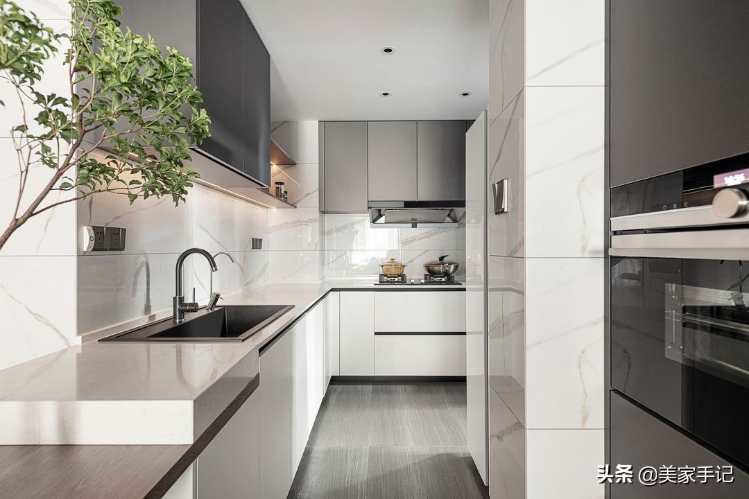 98年118平方女生独居生活,90后女孩在成都的独居生活记录