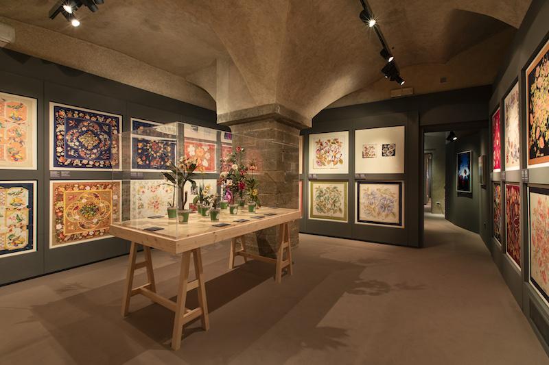 奥黛丽赫本也着迷！Ferragamo千款丝巾图样全出自她手