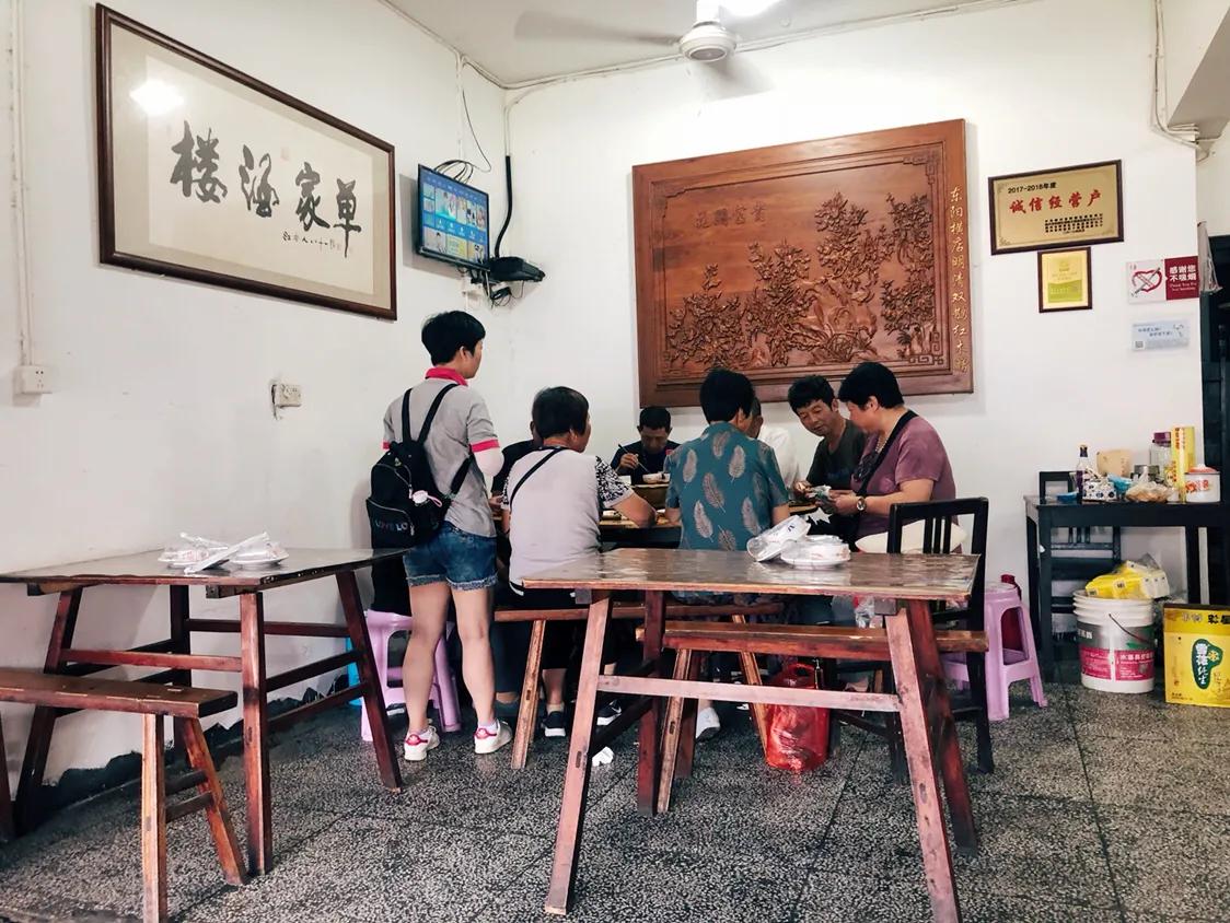 听戏享受这悠闲时光,听戏喝酒自在逍遥