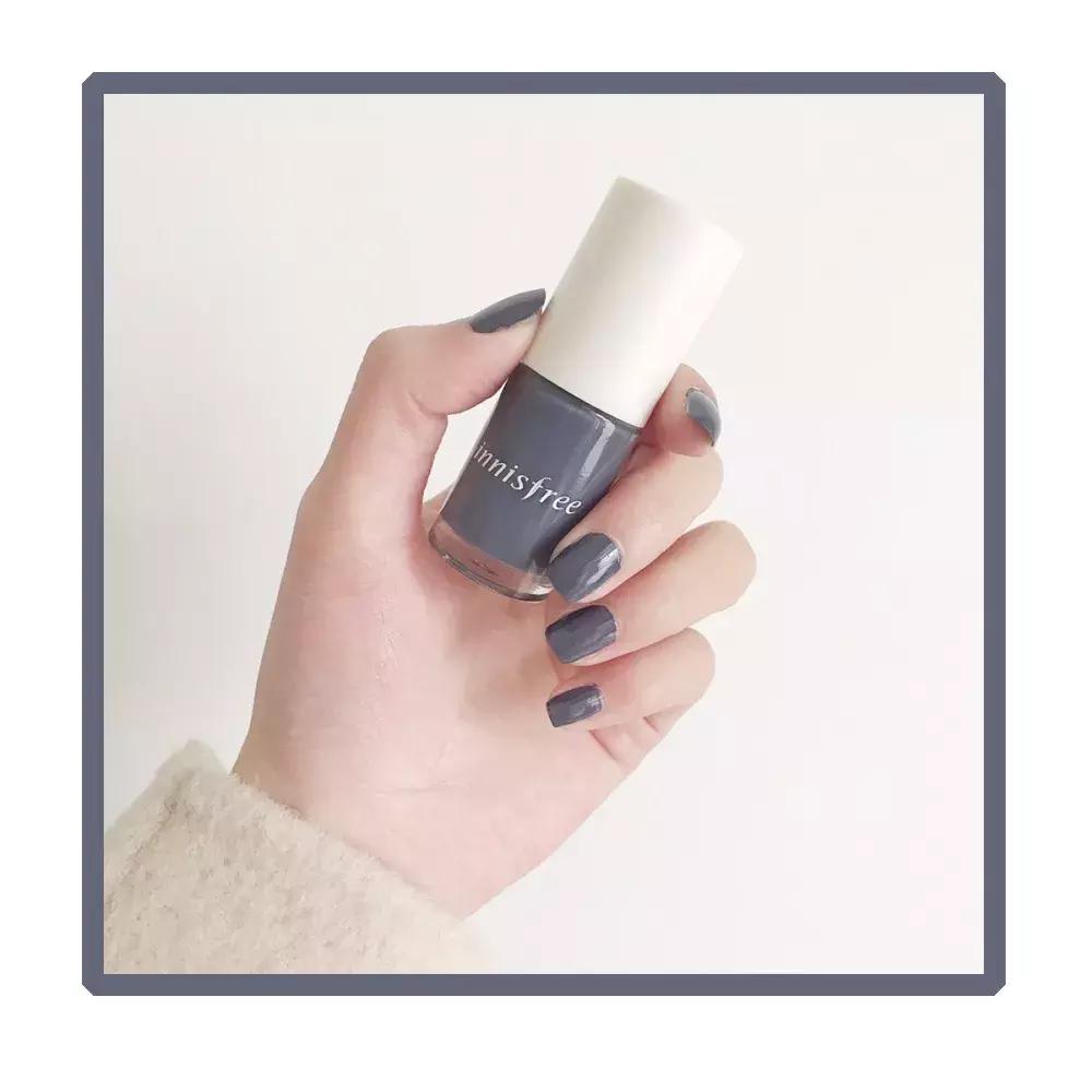 适合黄黑皮裸色指甲油,4款显手白的指甲油颜色淡粉色