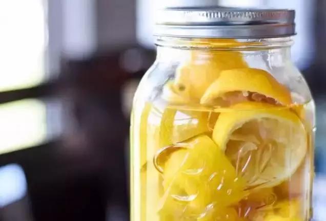 衣服被橘子汁弄脏了怎么办,新衣服沾上果汁怎么办