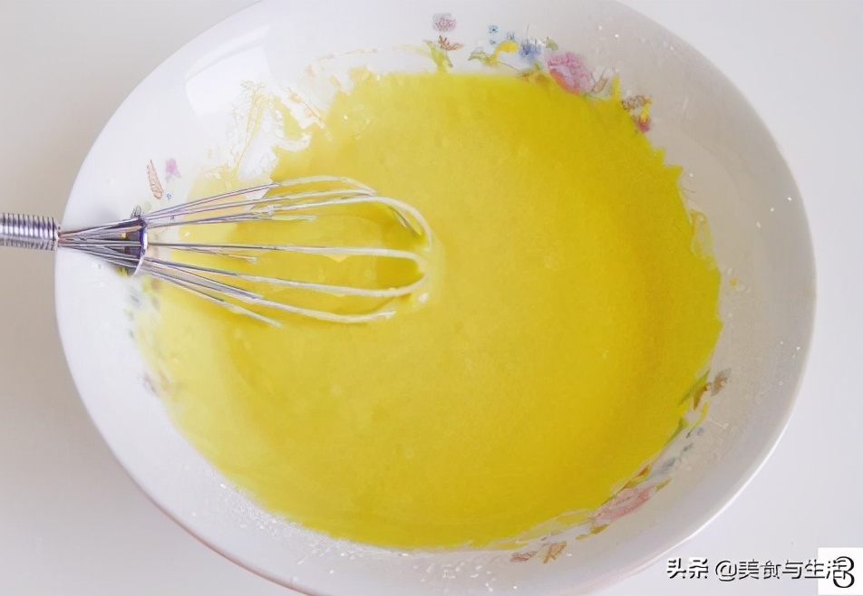 做法简单口感松软绵密的海绵蛋糕,不会融化的蛋糕简单又好吃又漂亮