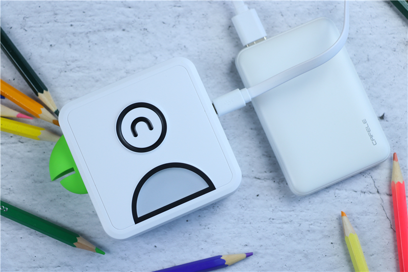 巴掌大小的打印照片的机器,手掌大小的微型口袋书打印