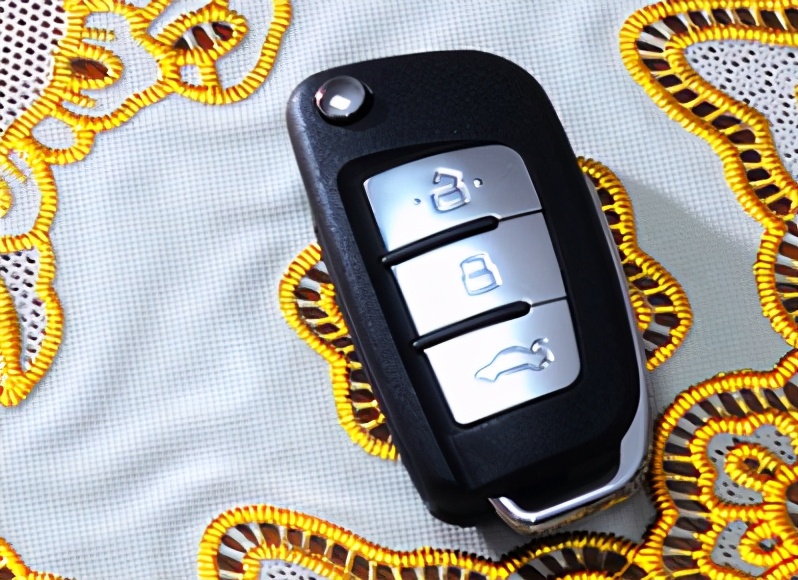 汽车钥匙丢了怎么办外地,无钥匙启动汽车的钥匙丢了怎么配