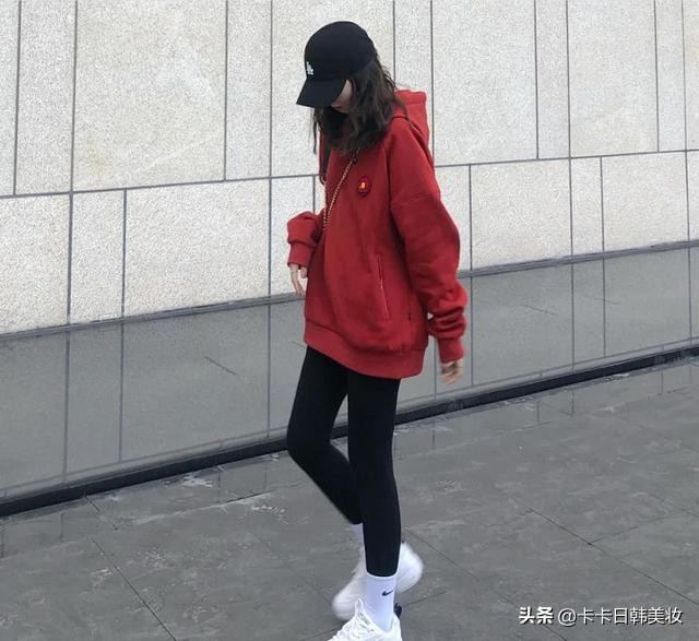 2020年卫衣怎么选怎么搭配？这些流行色一定要试一试