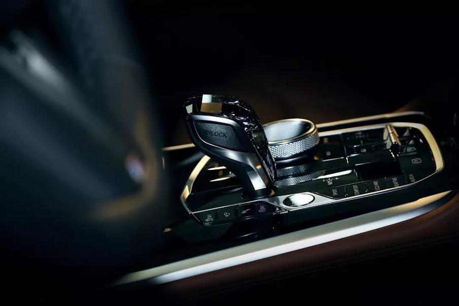 宝马1系125i曜夜版隐藏功能,新款宝马三系可以刷哪些隐藏功能