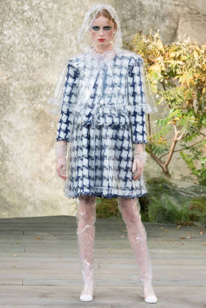 今年最流行的风衣外套 (斗篷雨衣好看还是风衣雨衣好看)