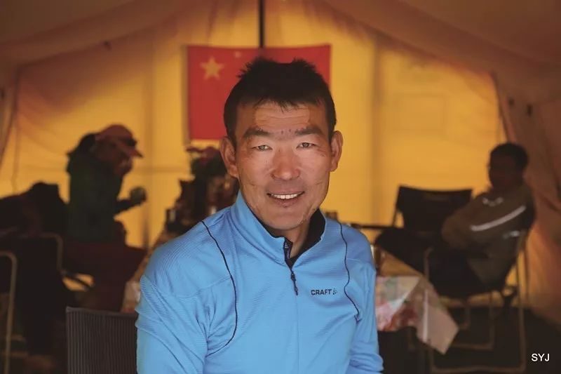 你可知这13位*疆新**人也曾登顶珠峰