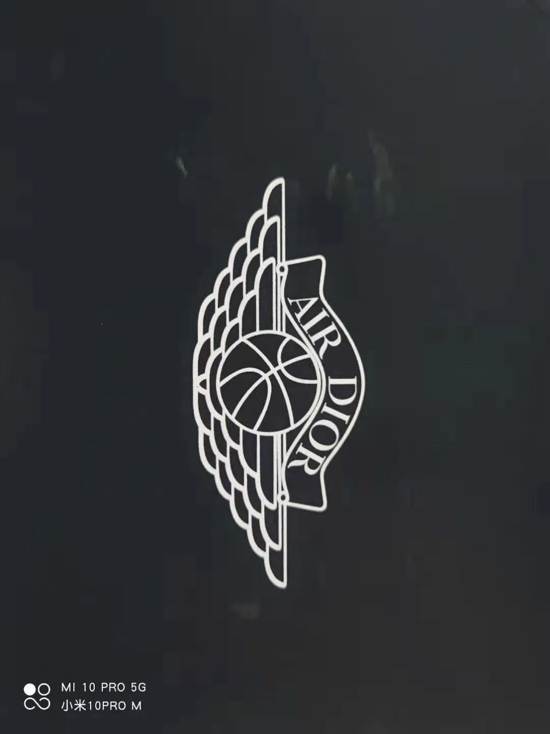 涨见识了!原来很多开宝马的都有一面鞋墙,穿的球鞋不上千就上万