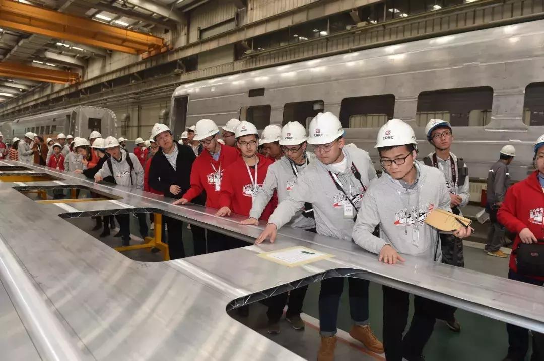 中车唐山公司高铁列车,中车唐山公司第一列高铁