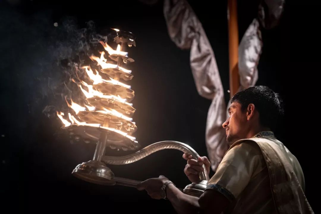 印度加尔各答地铁列车,印度火车站加尔各答