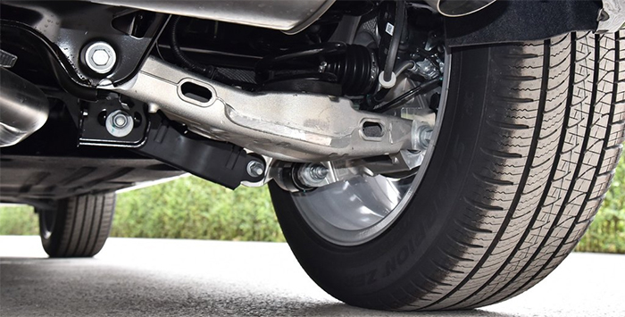 全系2.0t+8at,路虎揽胜极光l2024款对比揽胜运动