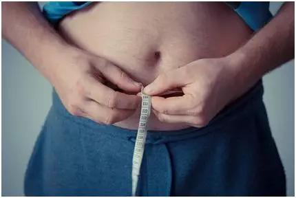 大肚腩肥胖的原因,人到中年发胖怎么解决