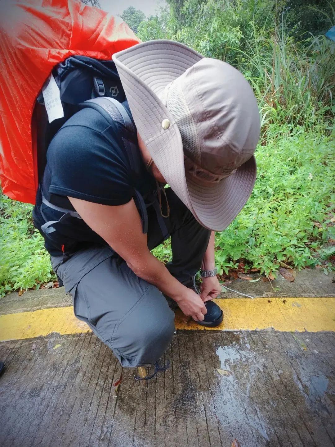 跑向沙9|哈工大沙9马峦山负重训练