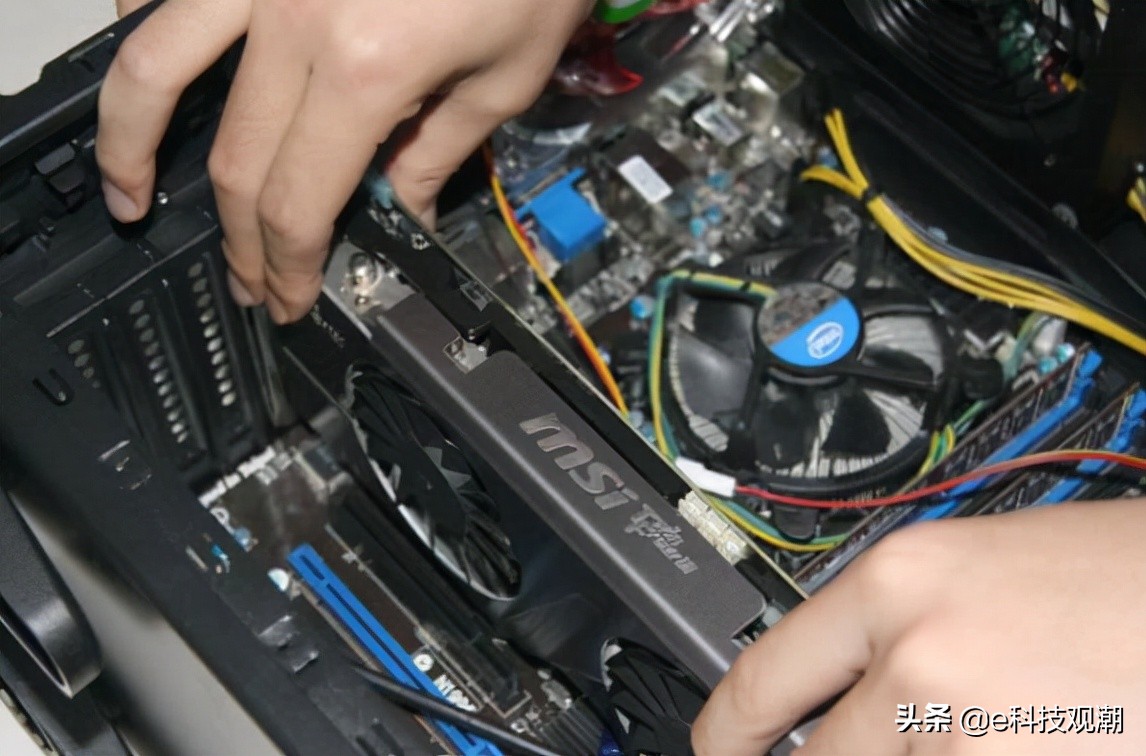 插上独立显卡后屏幕不亮怎么办,电脑显卡拆掉后屏幕不亮怎么解决