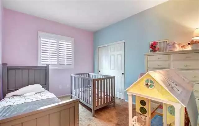 租房热门地段,破房子租五万块一个月