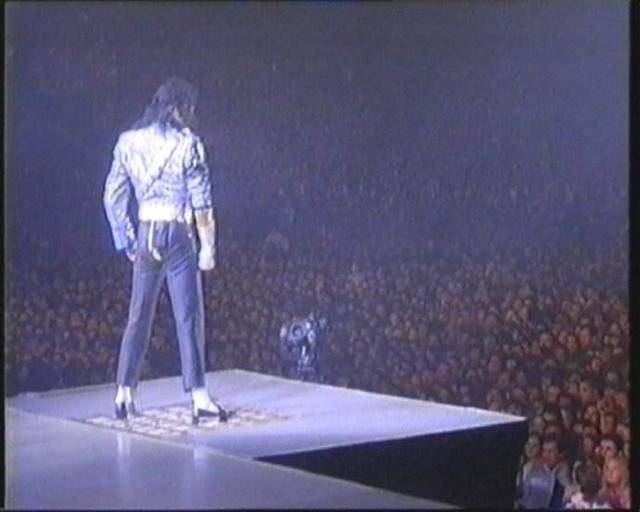 迈克尔杰克逊演唱会死亡人数,迈克尔杰克逊演唱会晕倒人数