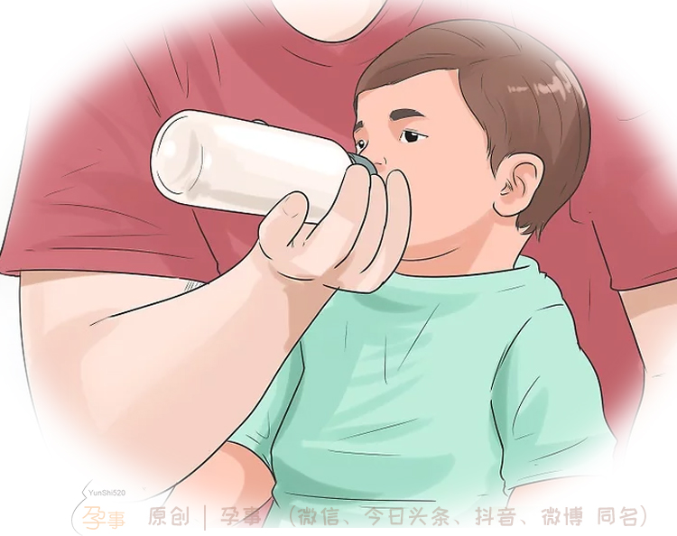 给新生宝宝拍嗝的正确方法,给宝宝拍嗝正确方法