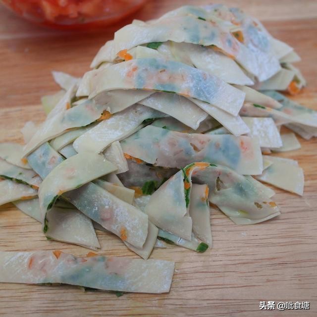 夹心面条的做法家常,手工蔬菜面条怎样做又劲道润滑