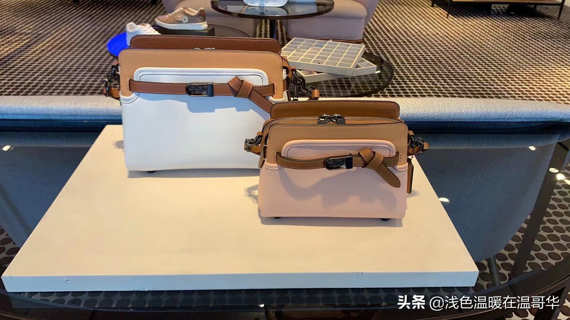 coach女包必买的经典款专柜,coach包包奥莱款和专柜的区别