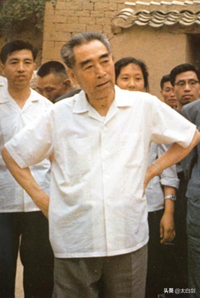 记录“人民总理”周恩来光辉一生的15张老照片